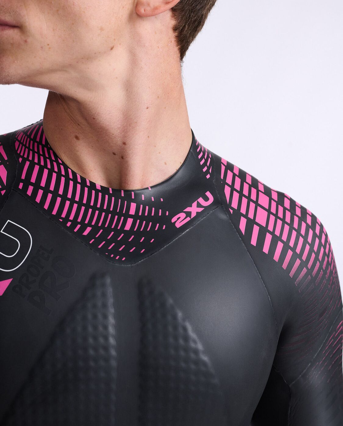 2XU South Africa - Men's Propel: Pro Wetsuit - Black/Punk Pink