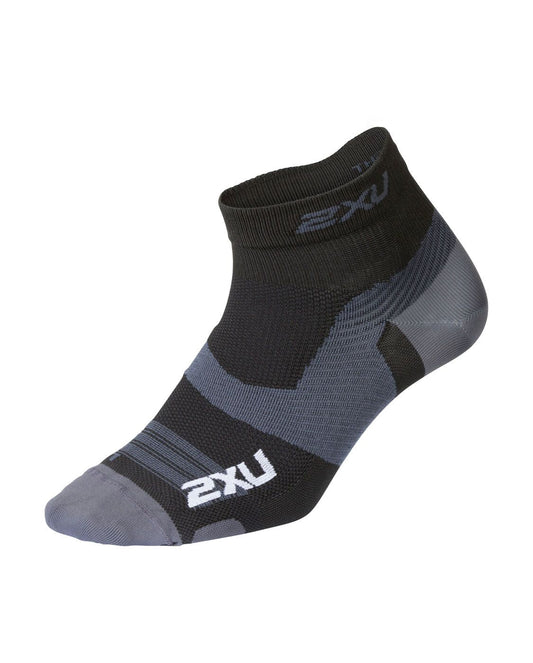 2XU Unisex Vectr Ultralight 1/4 Crew Socks