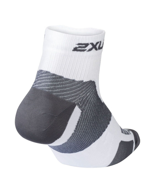 2XU Unisex Vectr Ultralight 1/4 Crew Socks