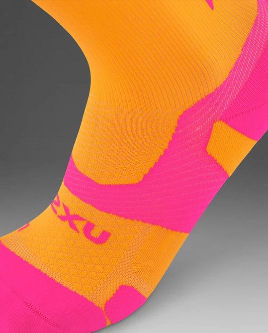 2XU South Africa - Unisex Vectr Light Cushion Crew Socks - Solar Orange/Fuchsia