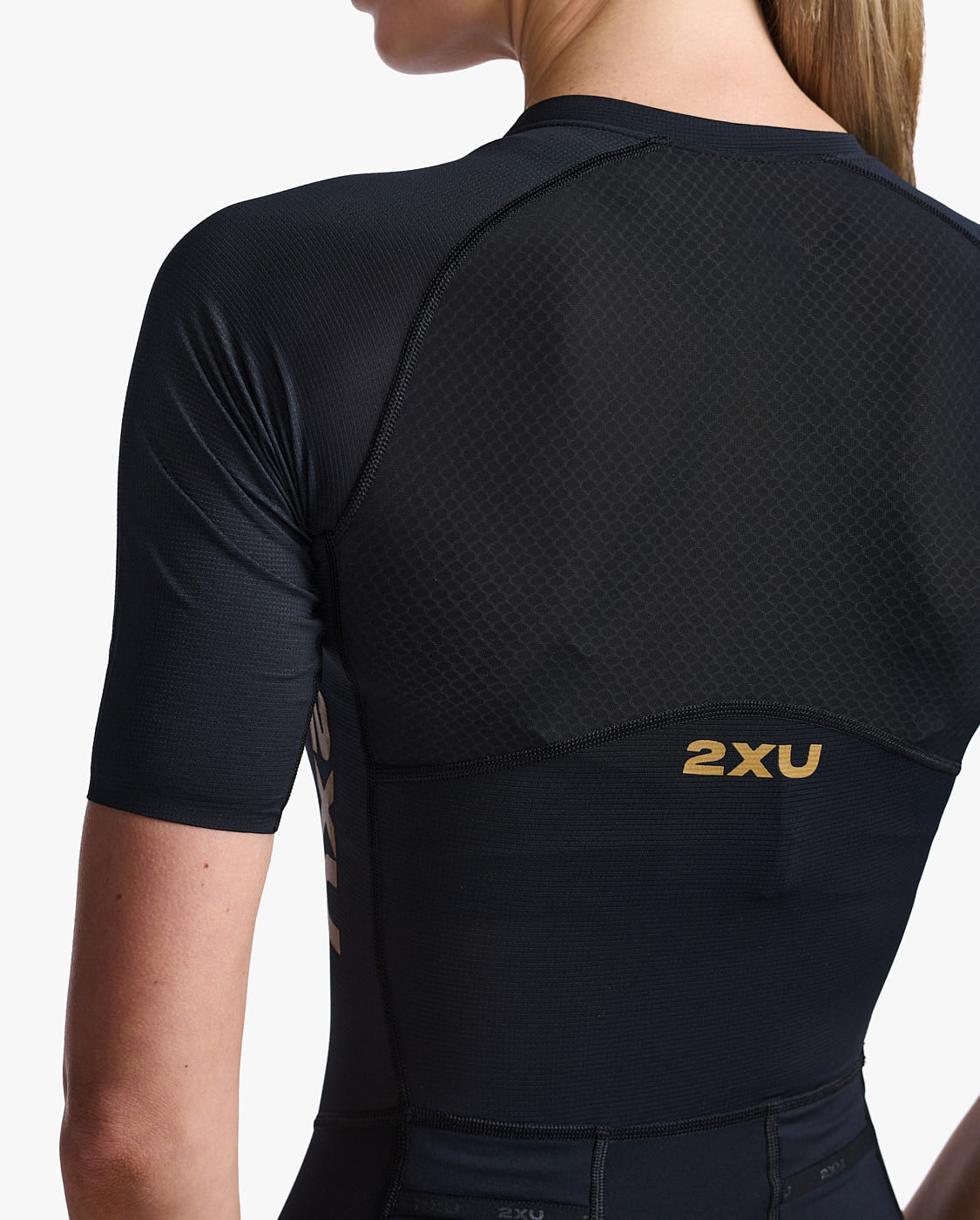 2XU South Africa - Womens Light Speed Sleeved Trisuit - Black/Gold